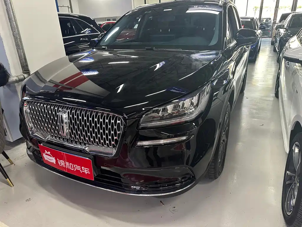 LINCOLN ADVENTURER 2022
