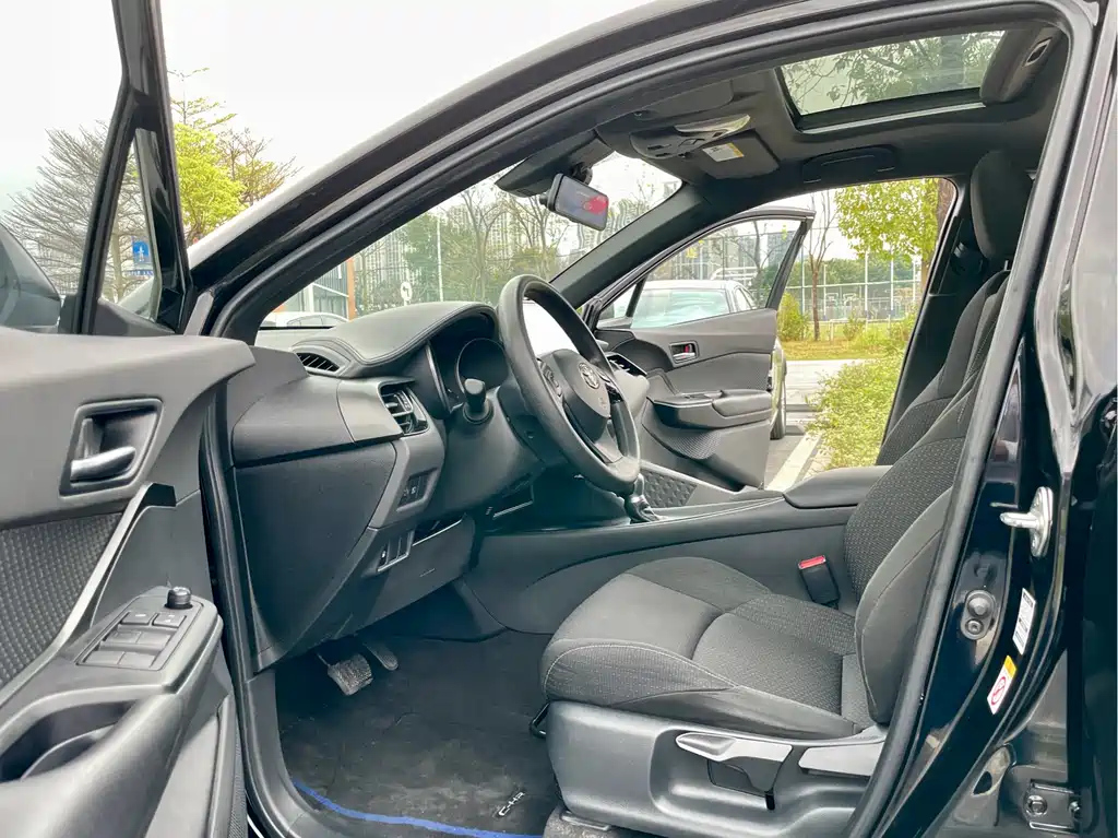 TOYOTA C-HR 2020