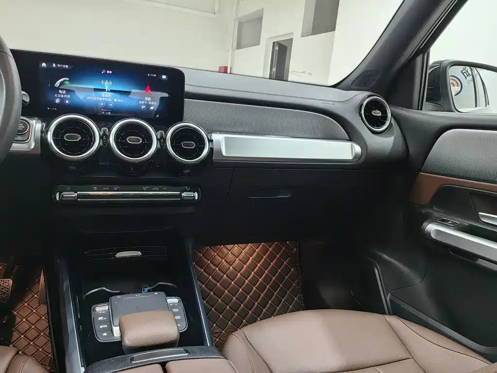 MERCEDES BENZ GLB 2022