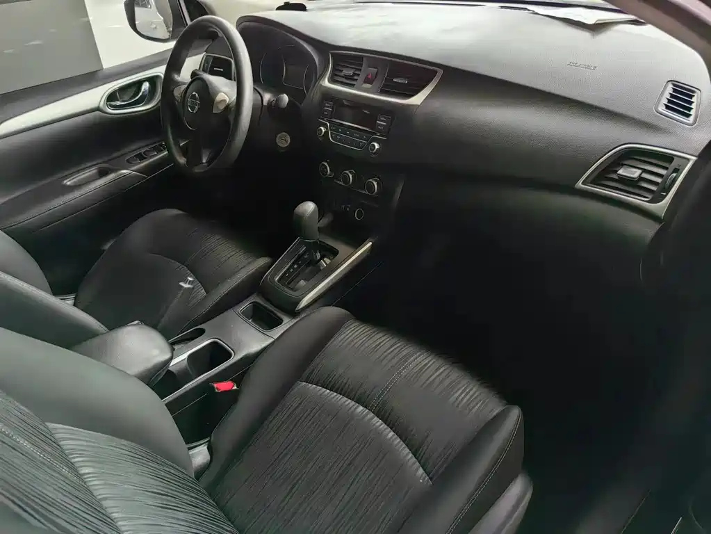 NISSAN SYLPHY 2020