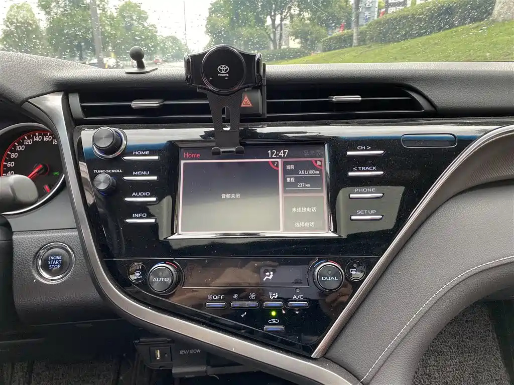 TOYOTA CAMRY 2018