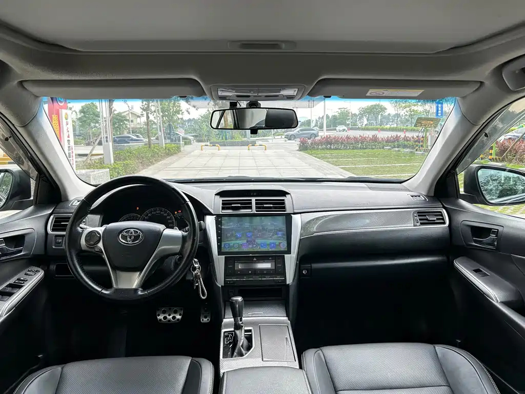 TOYOTA CAMRY 2017