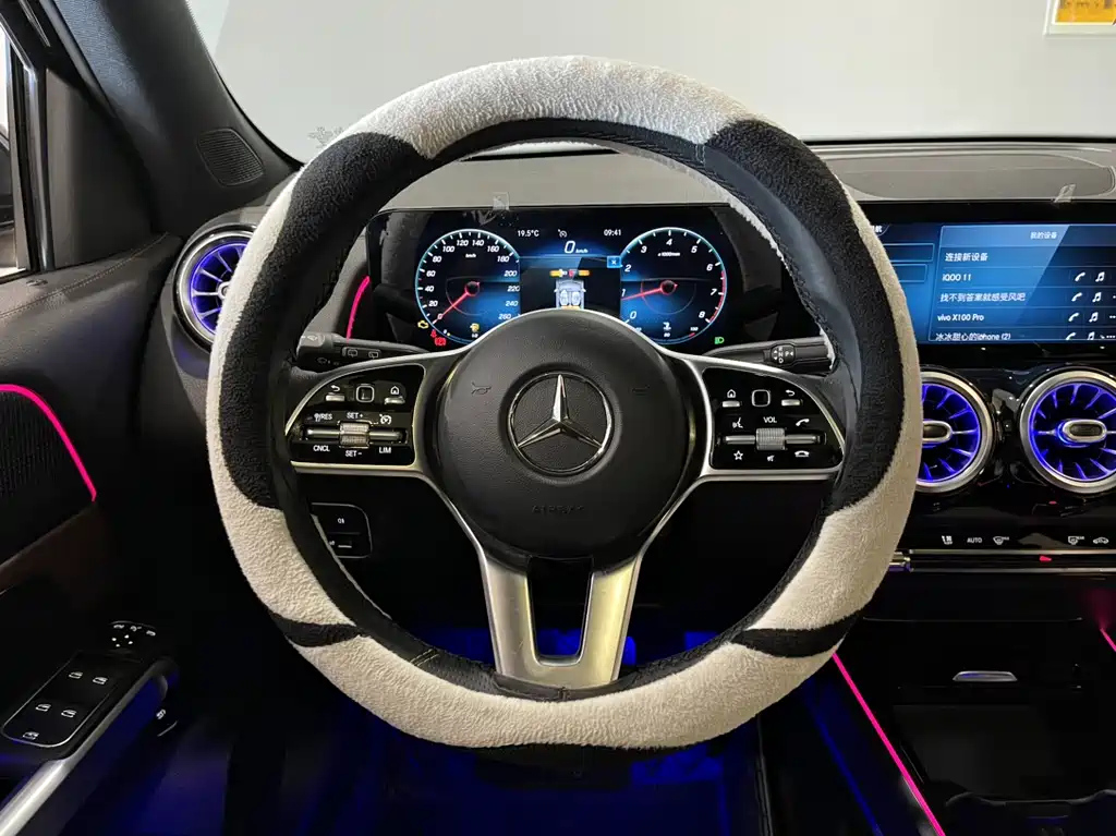 MERCEDES BENZ GLB 2021
