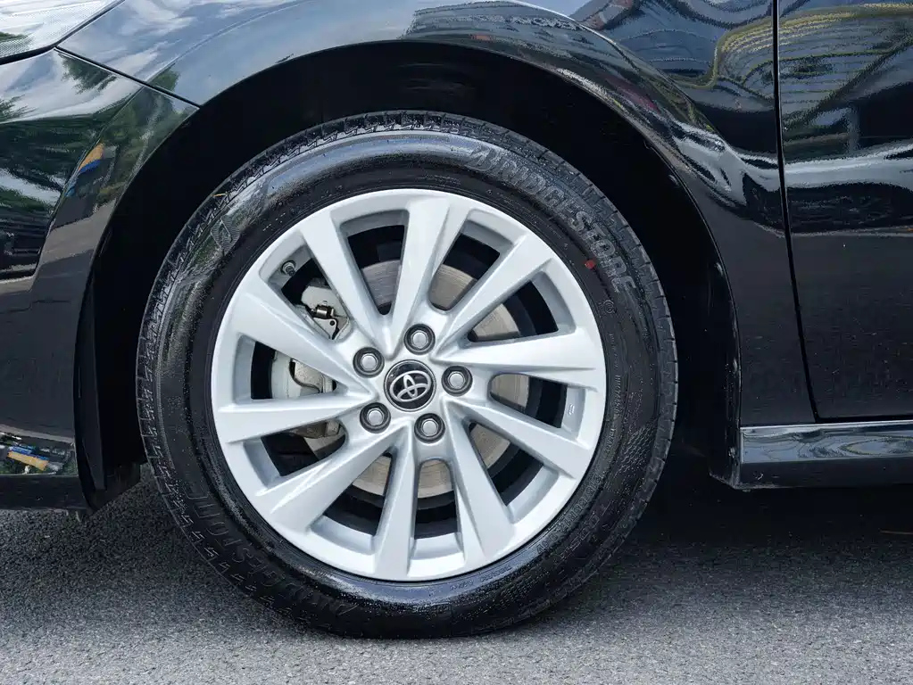 TOYOTA CAMRY 2021