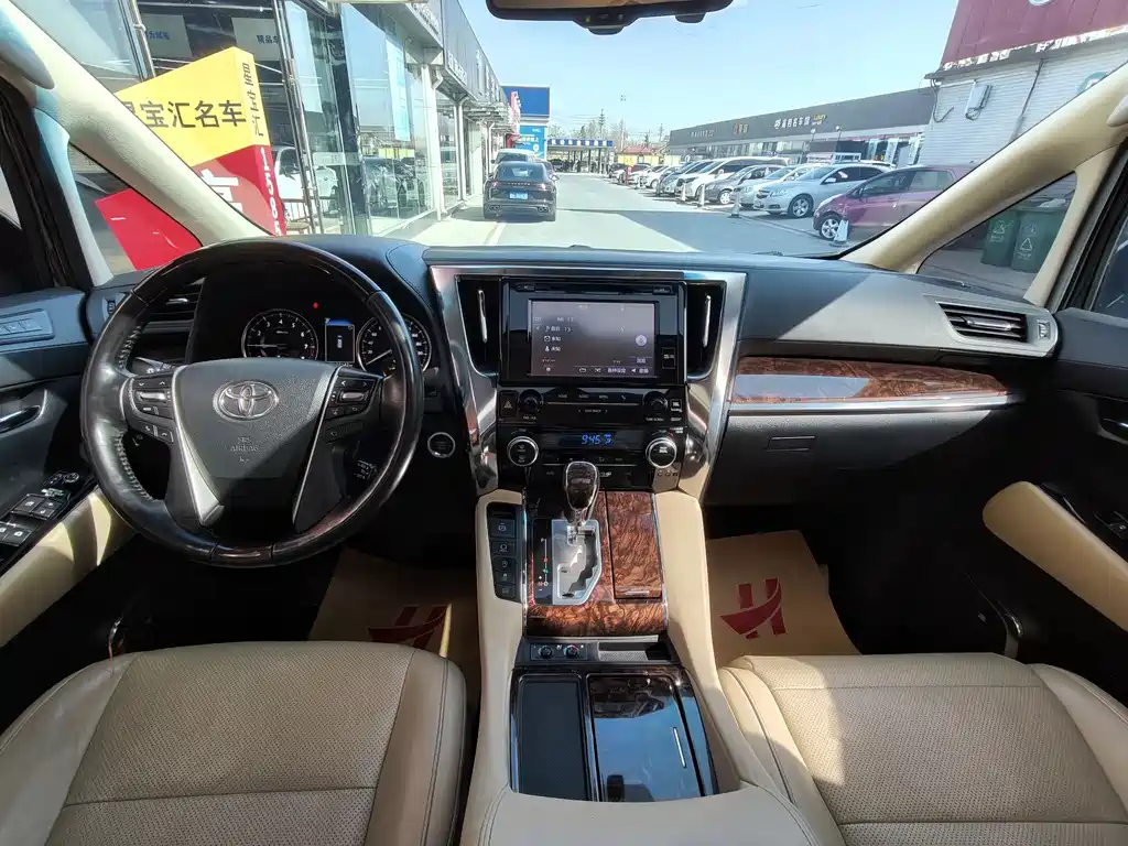 TOYOTA ALPHARD 2018