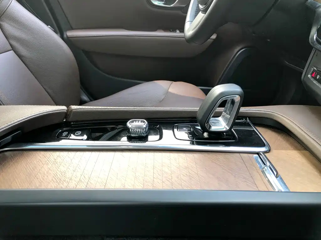 VOLVO S90 2022