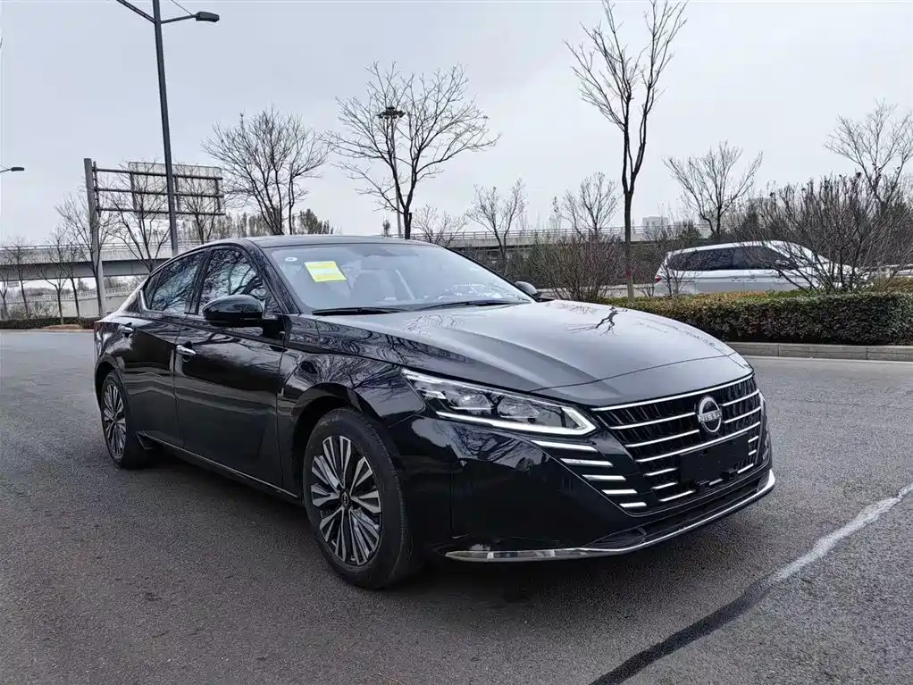 NISSAN TEANA 2023