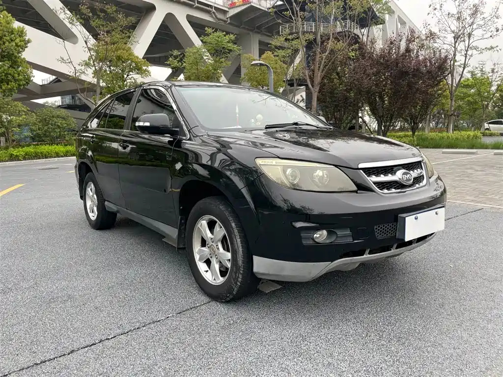 BYD S6 2013