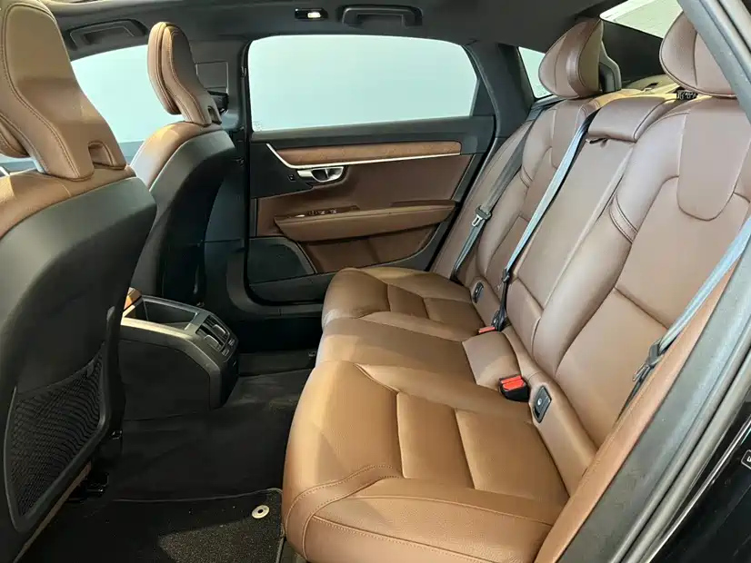 VOLVO S90 2022