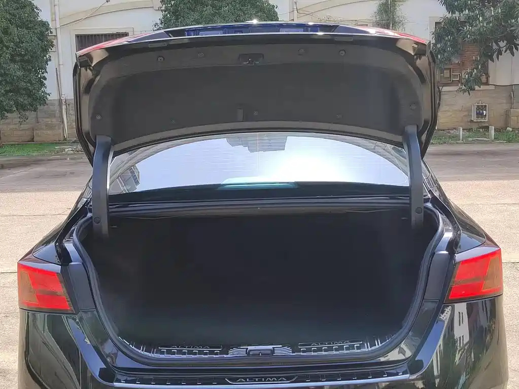 NISSAN TEANA 2022