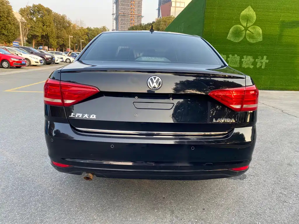 VOLKSWAGEN LAVIDA 2018