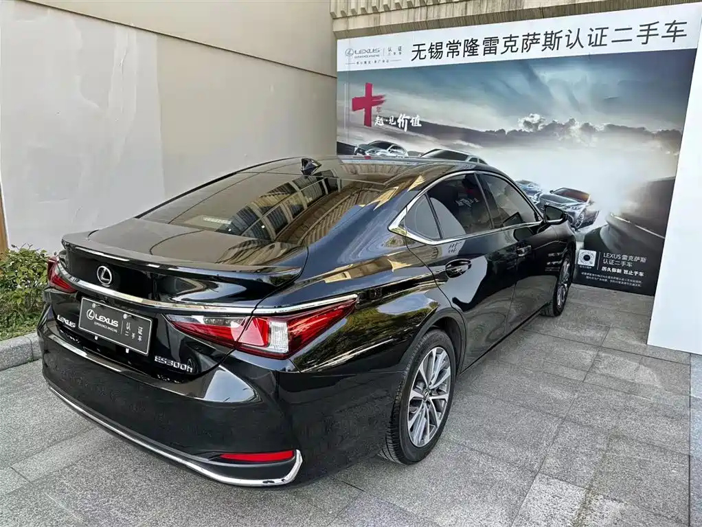 LEXUS ES 2023