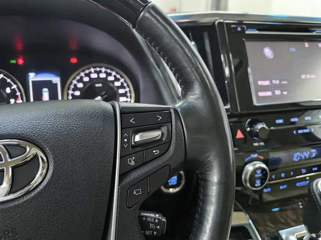 TOYOTA ALPHARD 2018