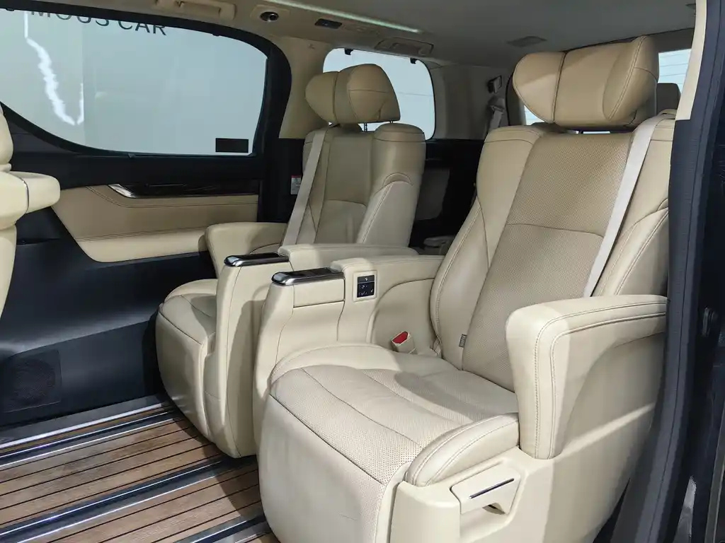 TOYOTA ALPHARD 2018
