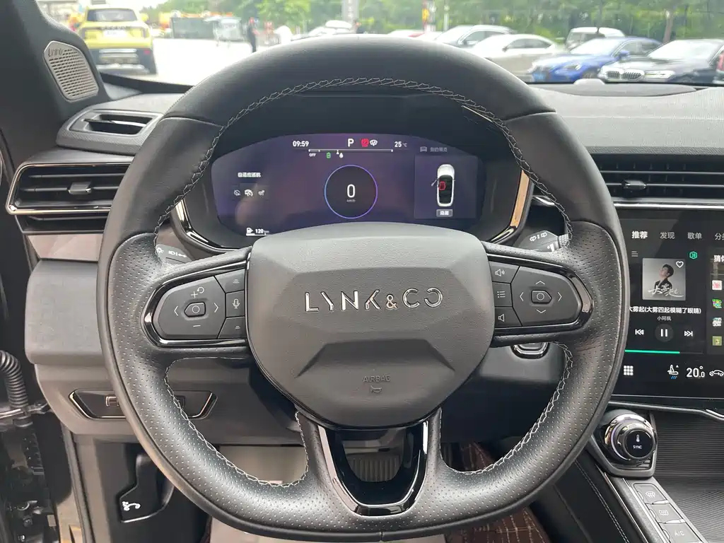 LYNK&CO 01 NEW ENERGY 2022