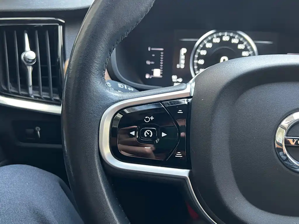 VOLVO S90 2019