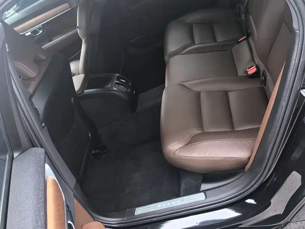 VOLVO S90 2022