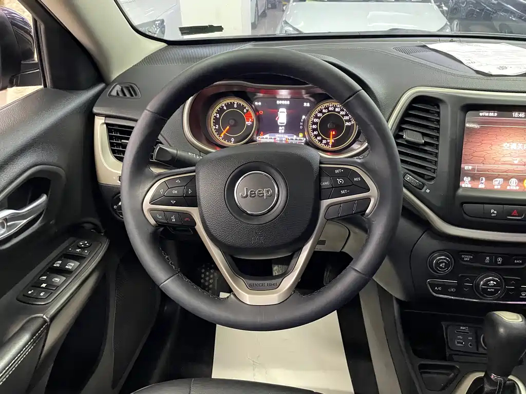 JEEP CHEROKEE 2018
