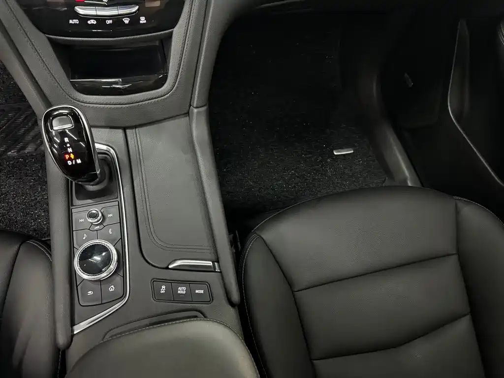CADILLAC XT6 2021