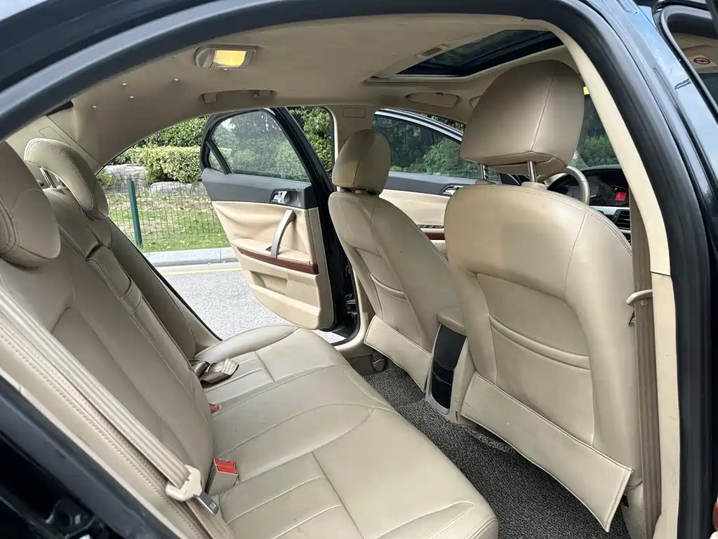 ROEWE 550 2014