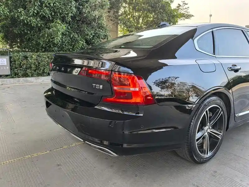 VOLVO S90 2020