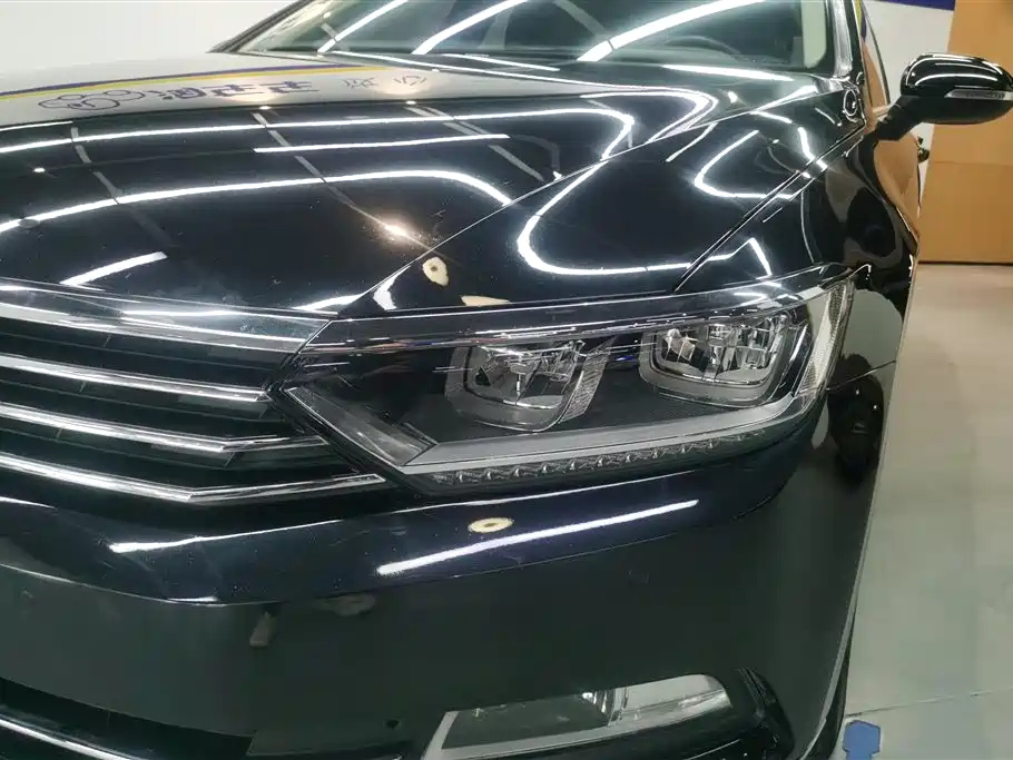 VOLKSWAGEN MAGOTAN 2020