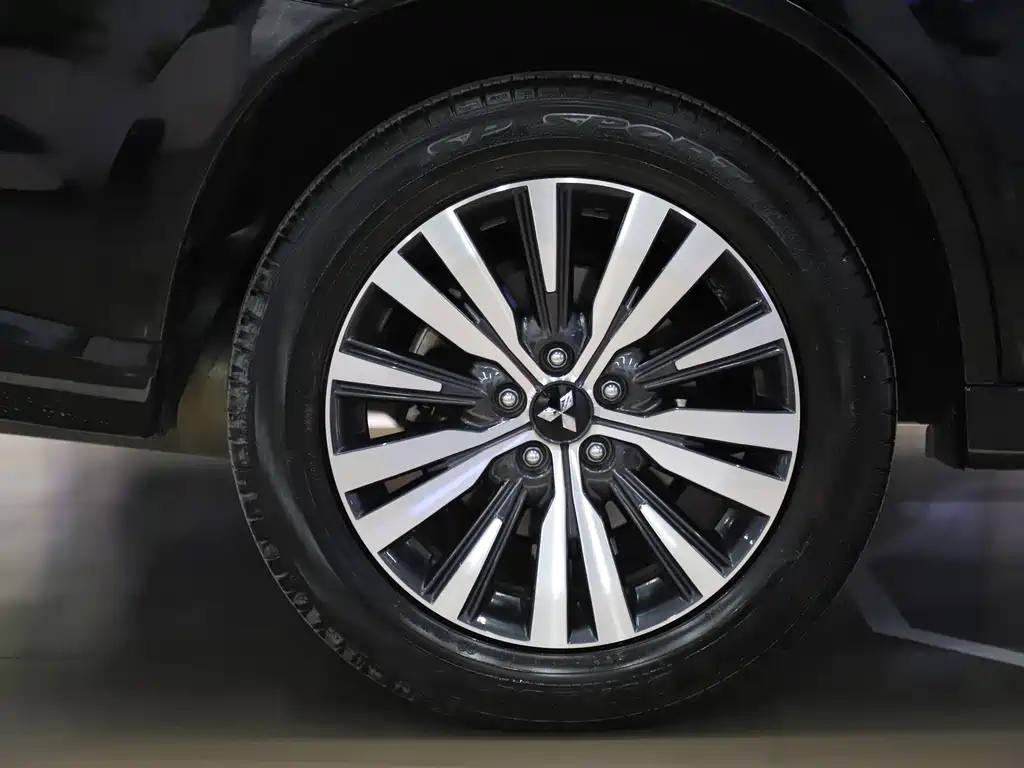 MITSUBISHI OUTLANDER 2023