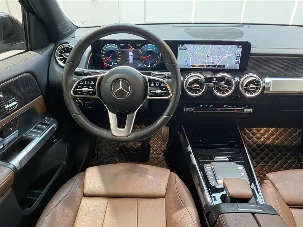 MERCEDES BENZ GLB 2021