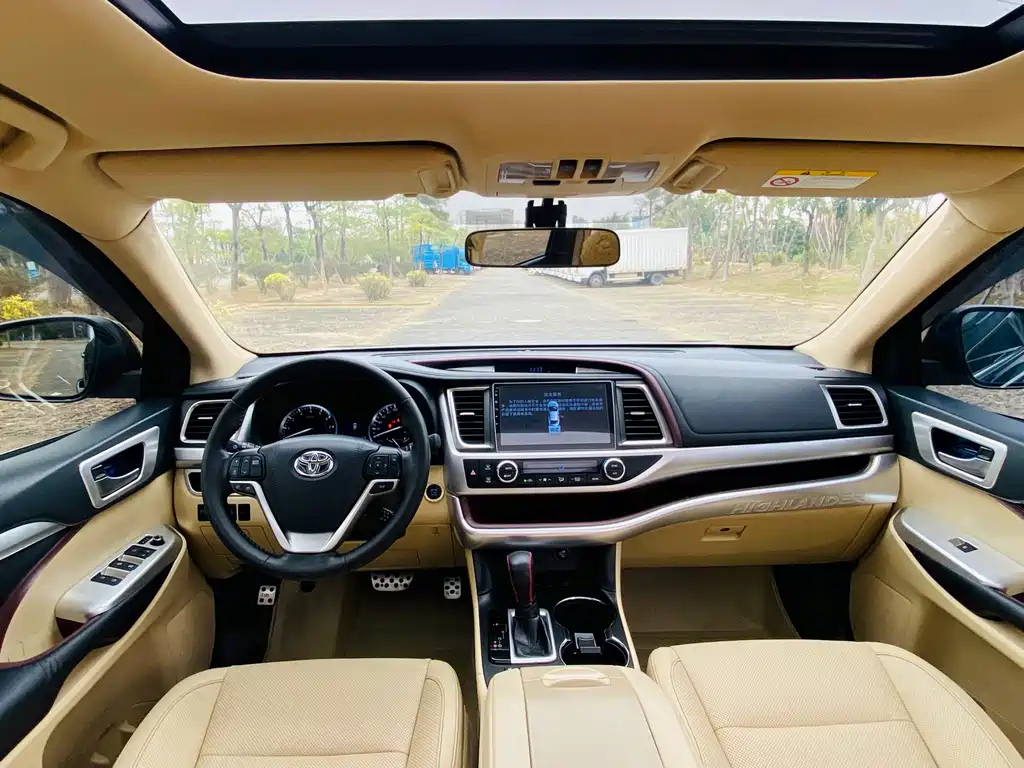 TOYOTA HIGHLANDER 2017