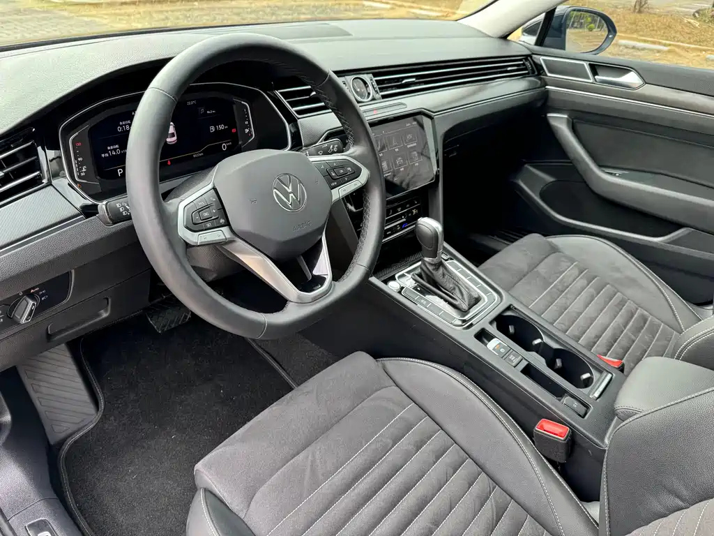 VOLKSWAGEN MAGOTAN 2022