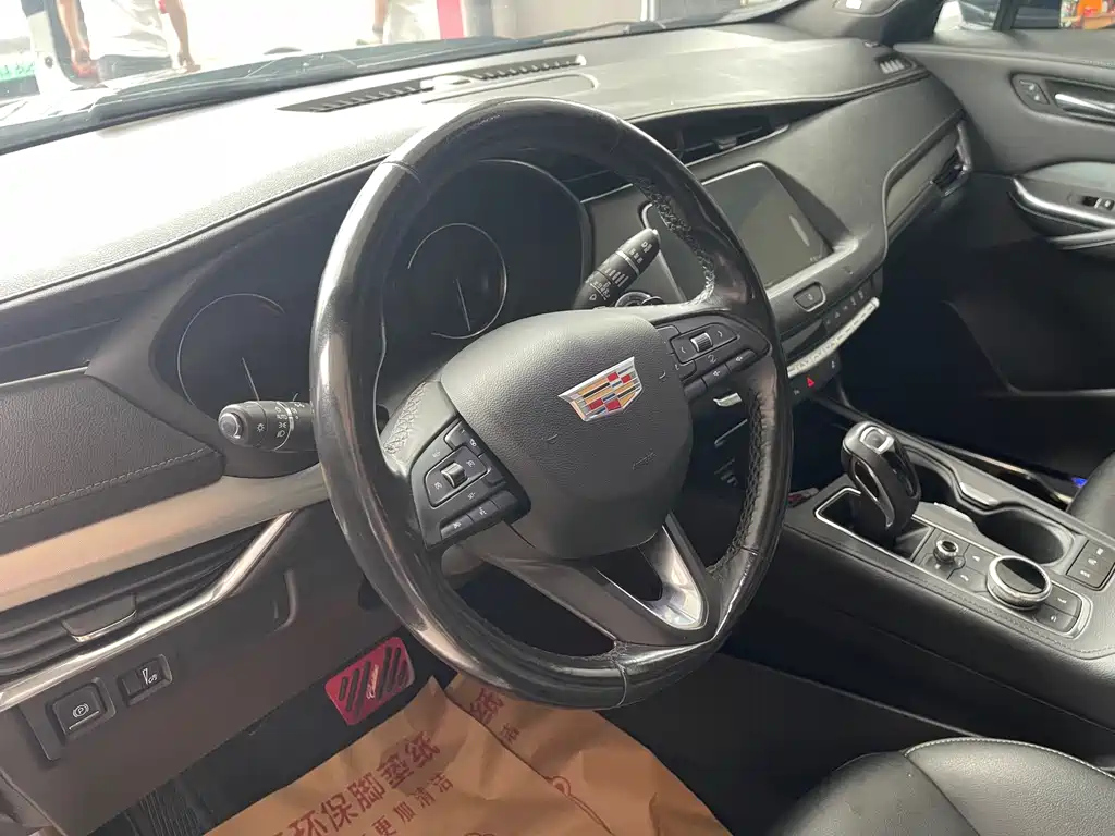 CADILLAC XT4 2020