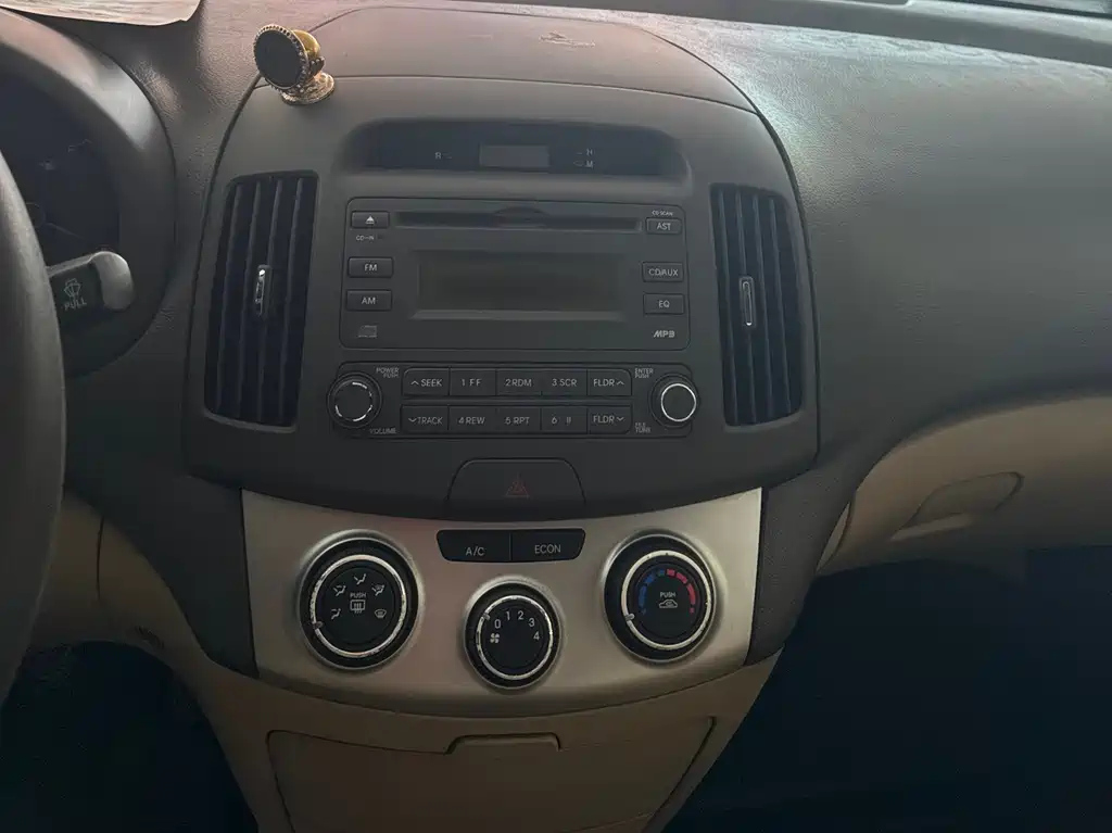 HYUNDAI CELESTA 2009
