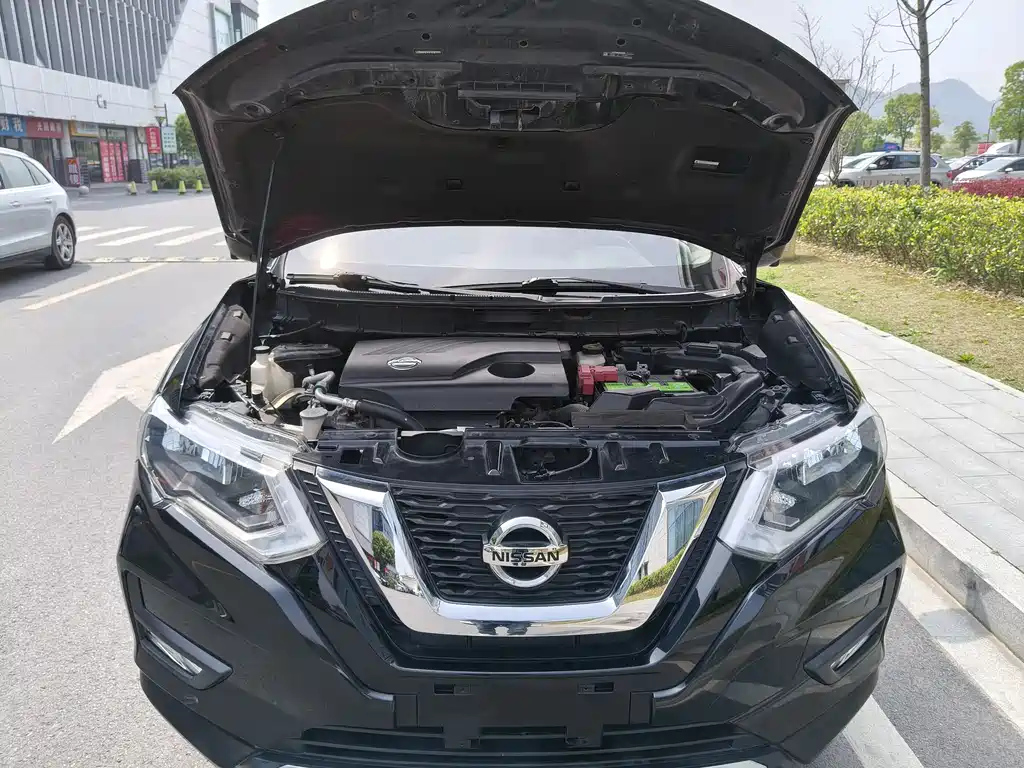 NISSAN X-TRAIL 2018