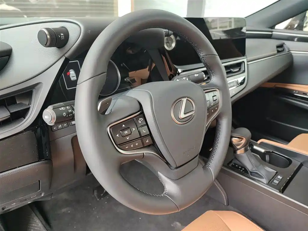 LEXUS ES 2024