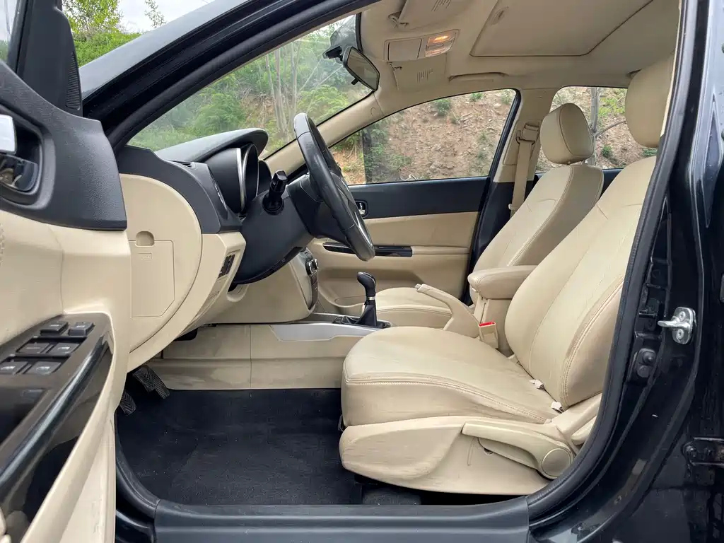 CHANGAN EADO 2015