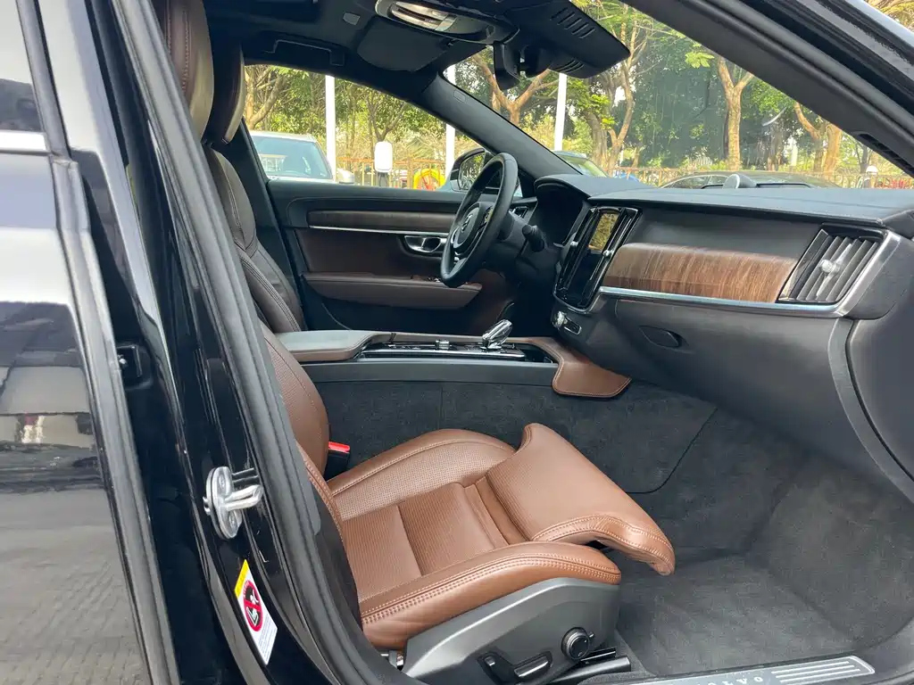 VOLVO S90 2022