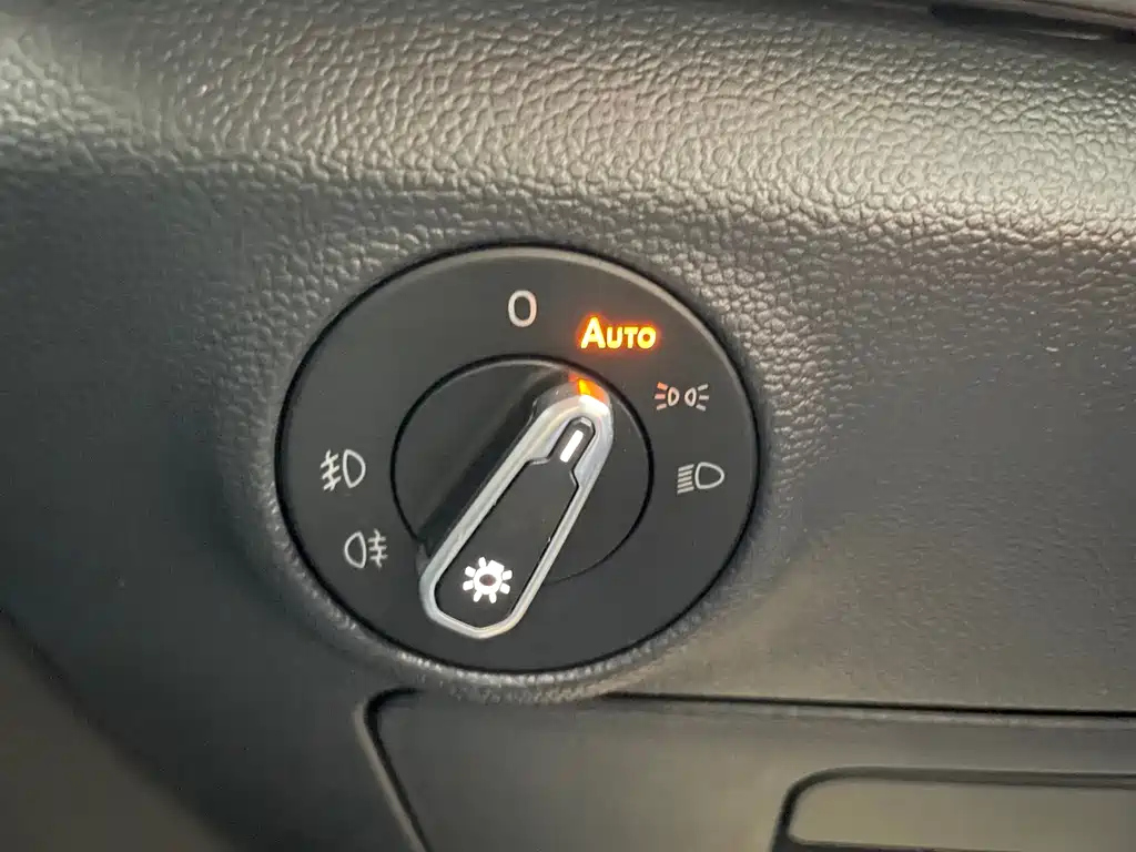 VOLKSWAGEN SAGITAR 2021