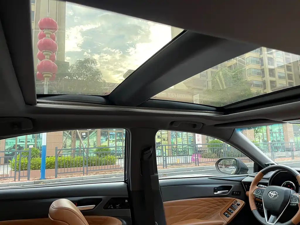 TOYOTA AVALON 2019