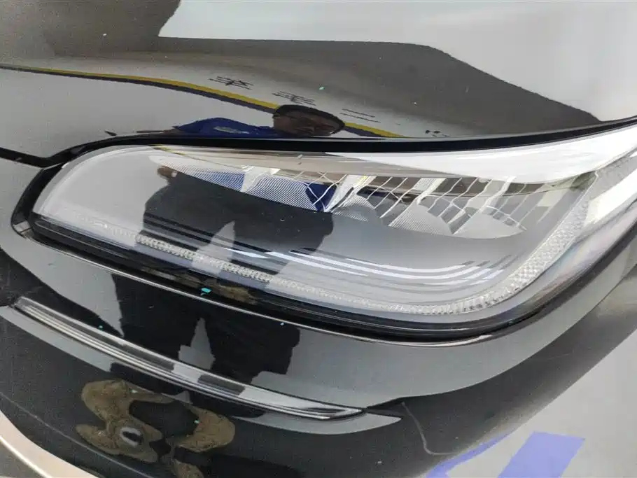 LINCOLN ADVENTURER 2021