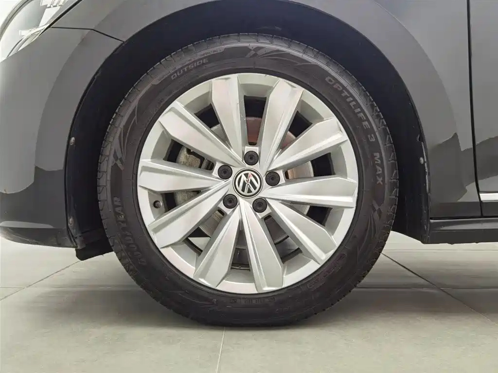 VOLKSWAGEN PASSAT 2020