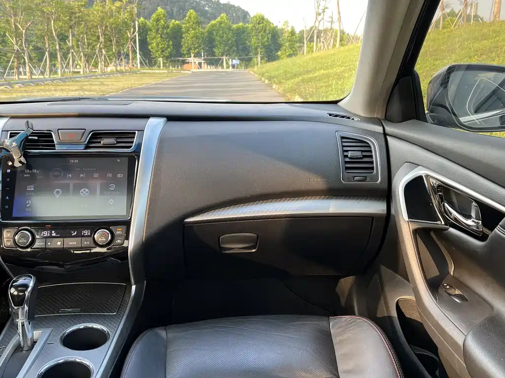 NISSAN TEANA 2018