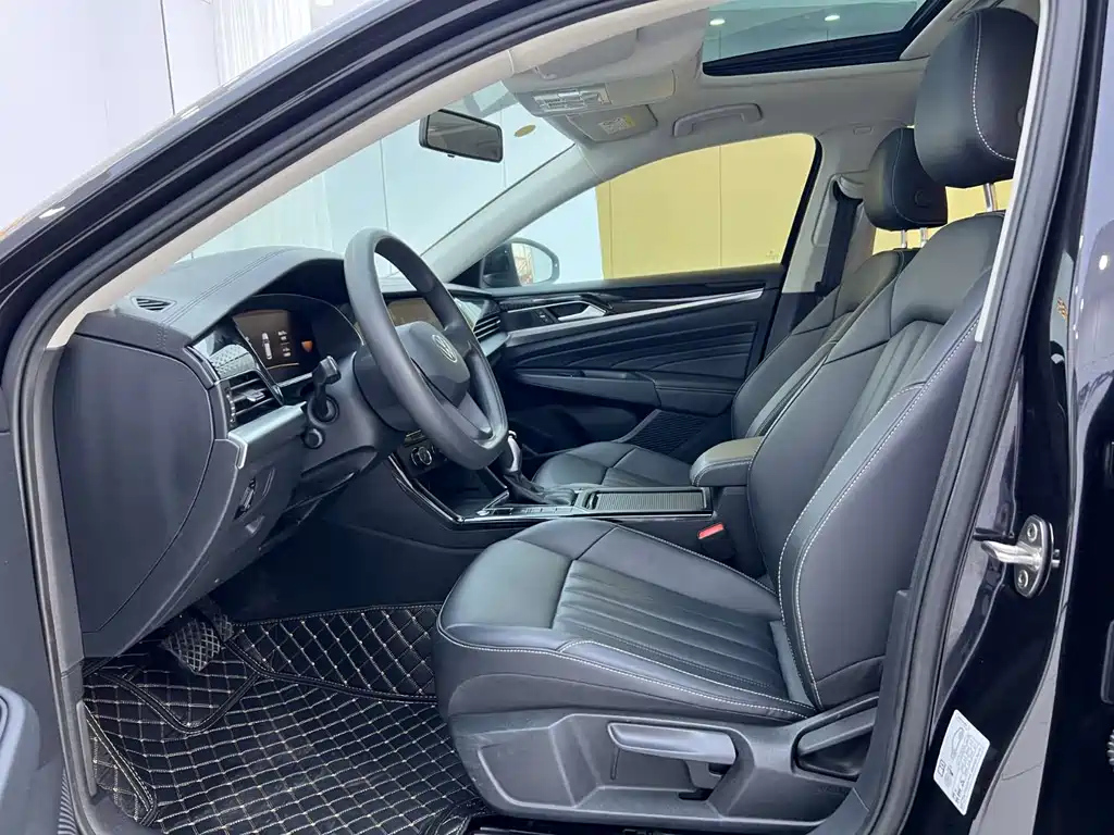 VOLKSWAGEN PASSAT 2022