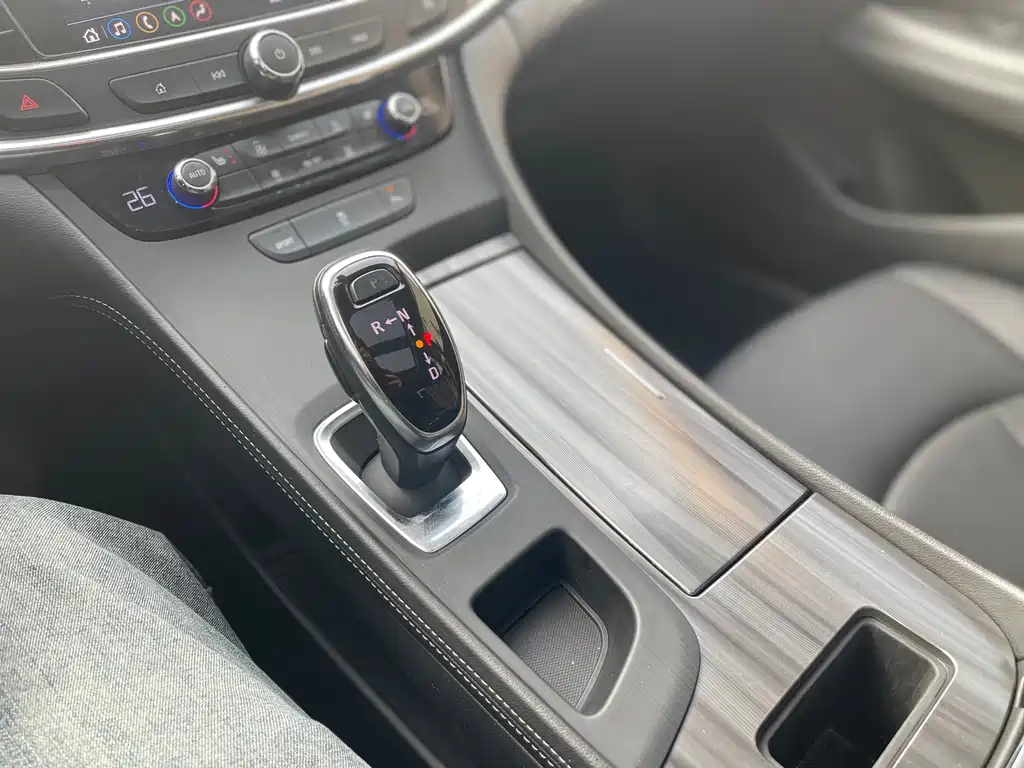 BUICK LACROSSE 2020