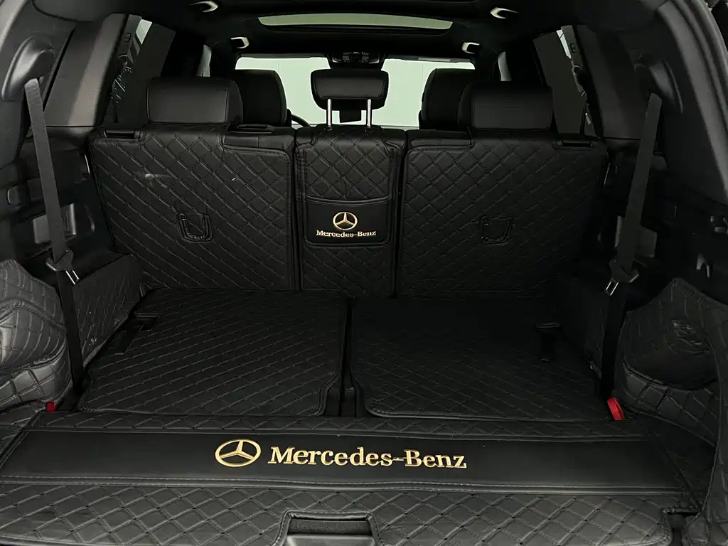 MERCEDES BENZ GLB 2023