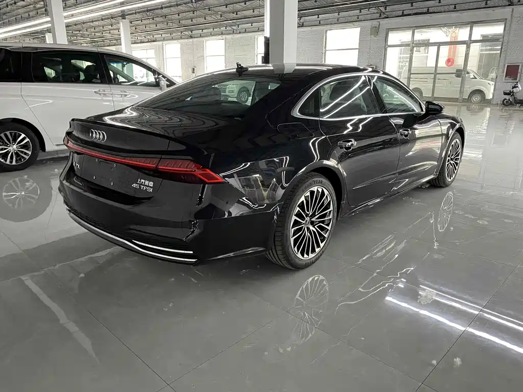 AUDI A7L 2024