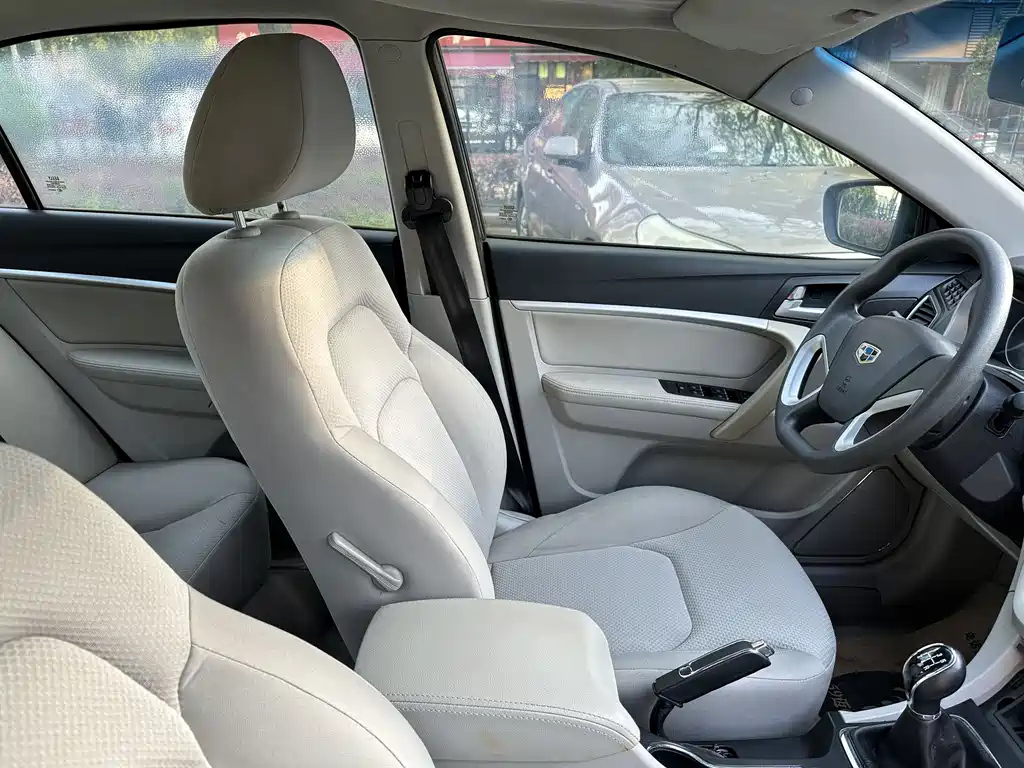 GEELY AUTO EMGRAND 2015