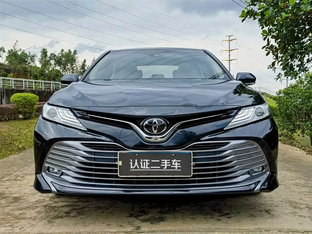 TOYOTA CAMRY 2019