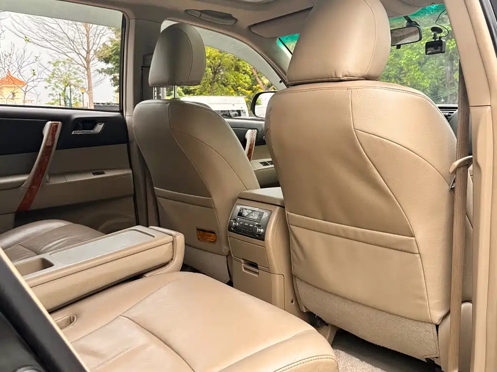 TOYOTA HIGHLANDER 2013