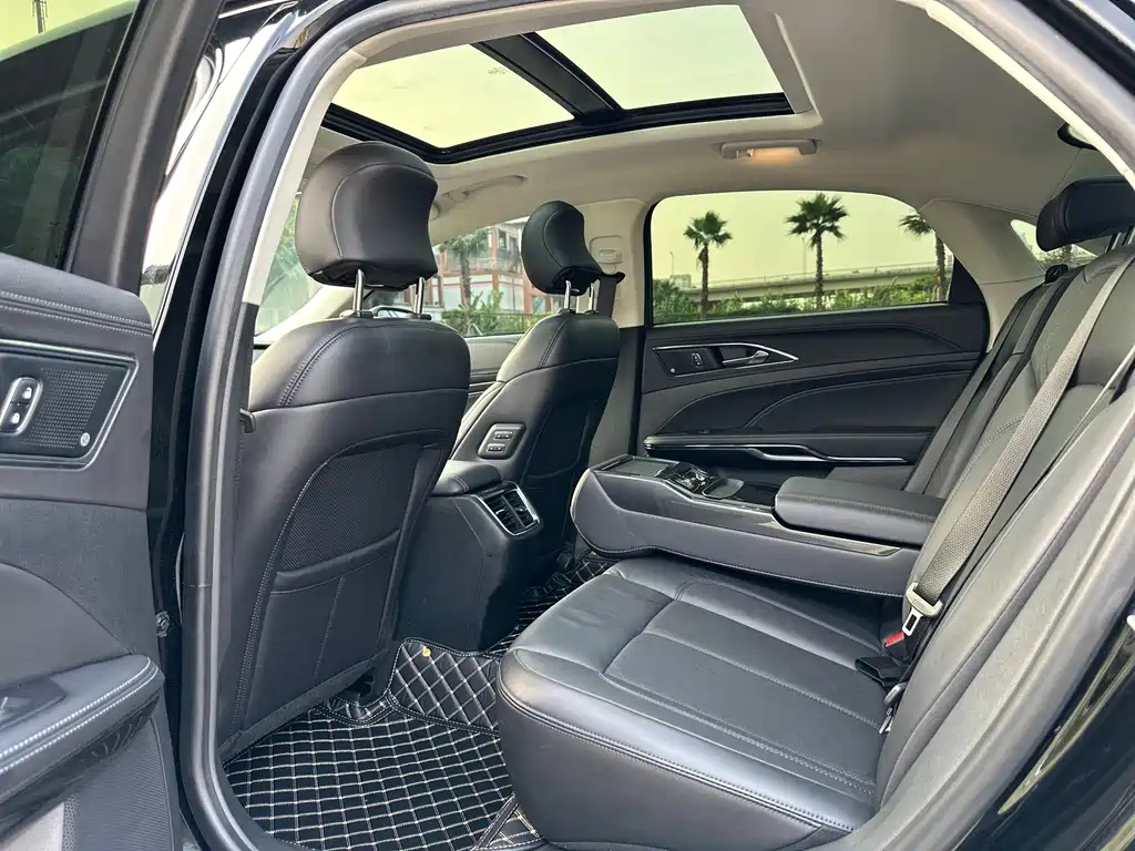 FORD TAURUS 2021