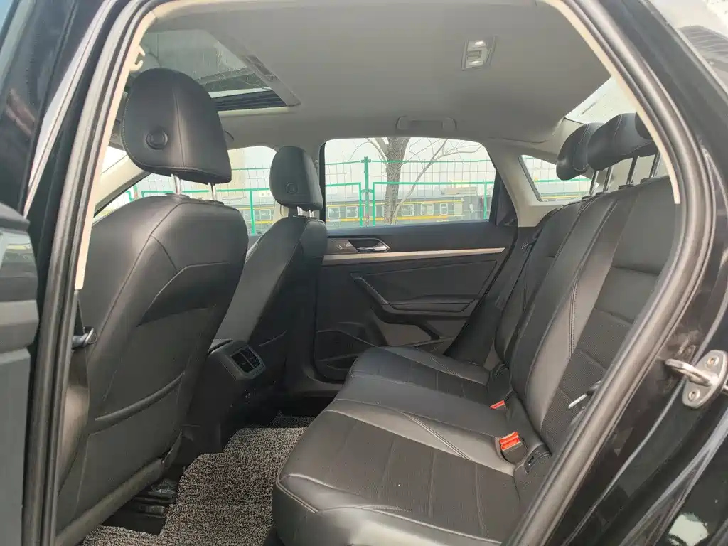 VOLKSWAGEN LAVIDA 2019